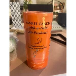 Yankee Candle With-A-Twist Air Freshener Canister ~ Macintosh Apple